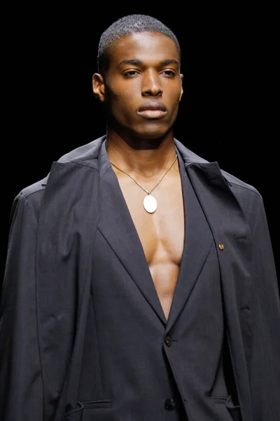 Look 60